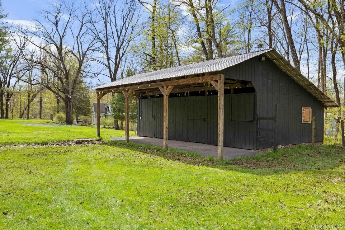 Photo of 452 Mountain Road