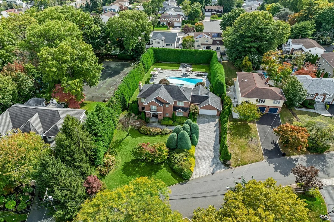 Photo of 145 Crescent Drive