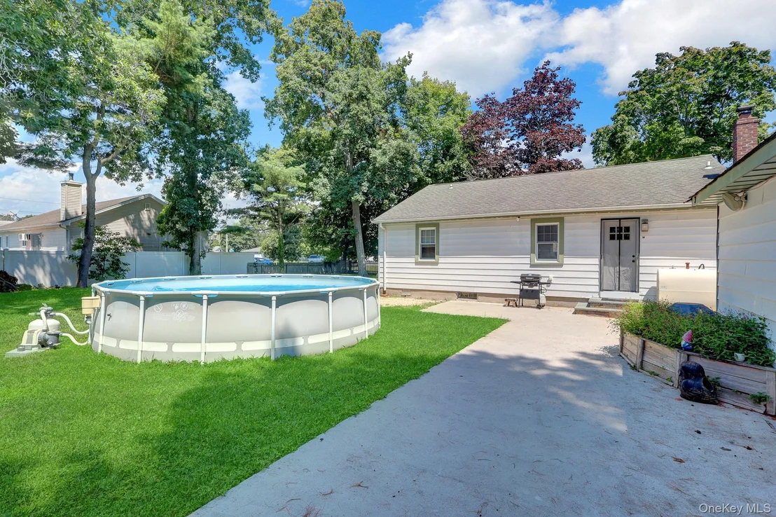 Photo of 100 Lincoln Drive