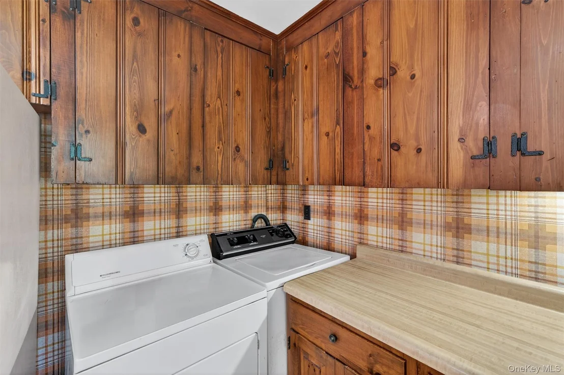 Photo of 12 Mid Oaks Drive
