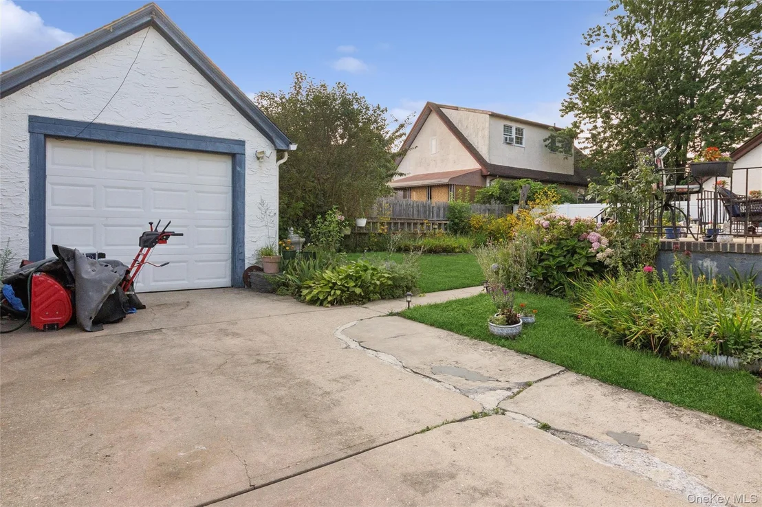 Photo of 80 Dobson Avenue