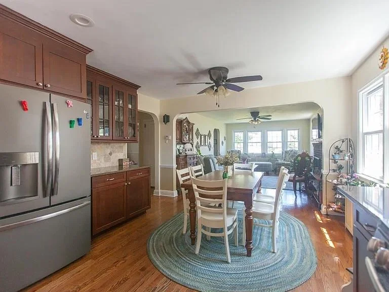 Photo of 2412 Central Avenue