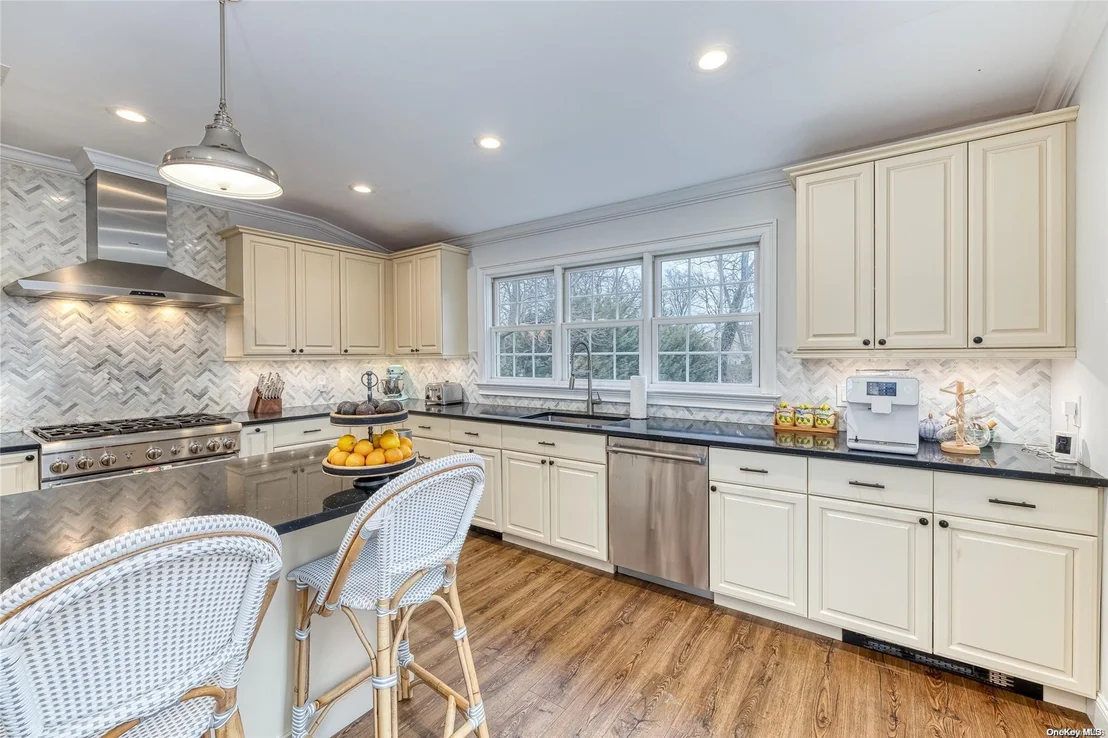 Photo of 49 Lindenmere Drive