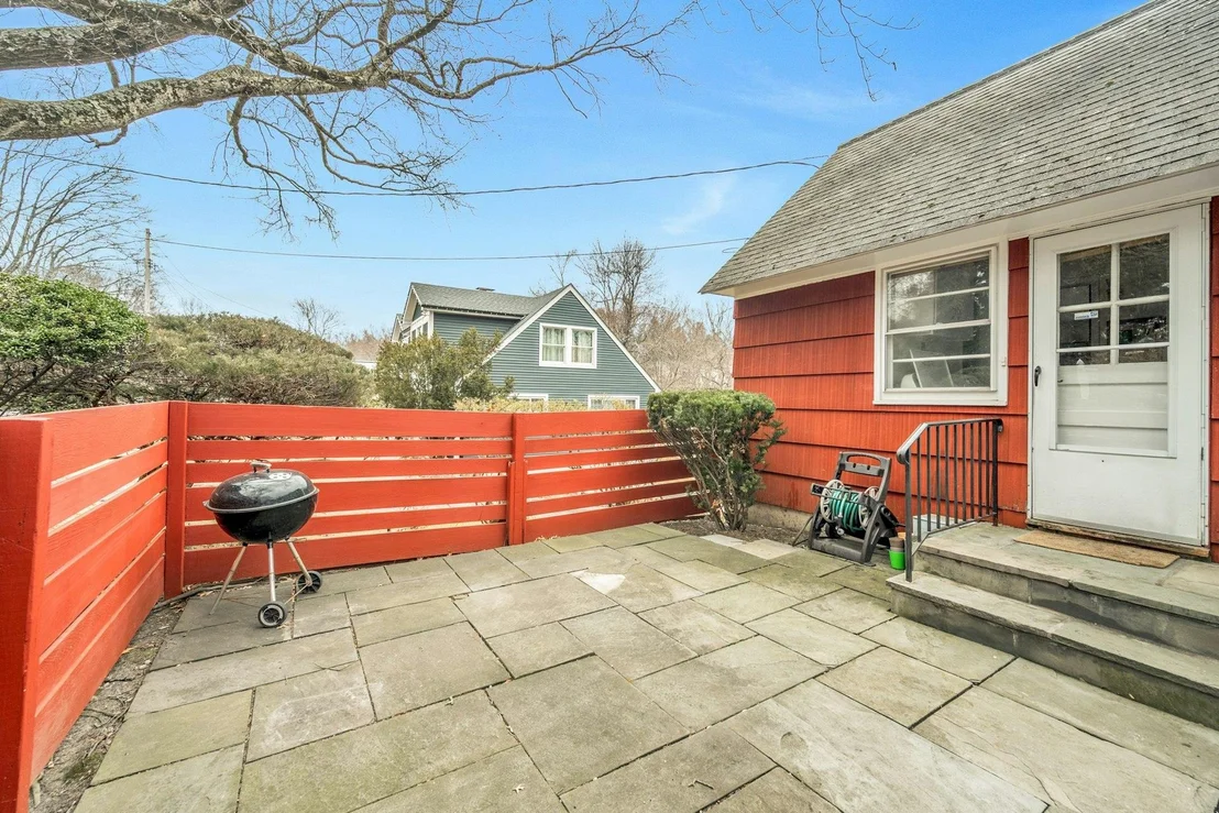 Photo of 180 N Hampton Drive