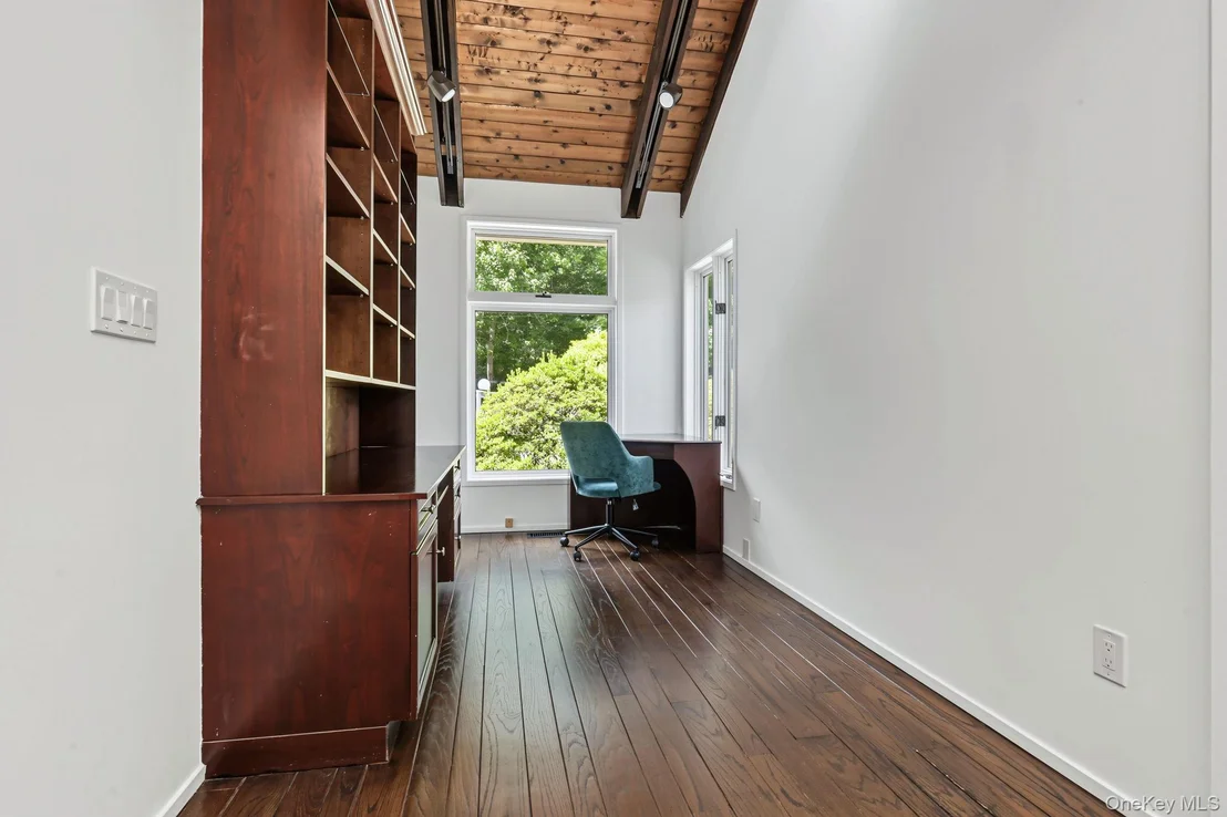Photo of 4 Leatherstocking Lane
