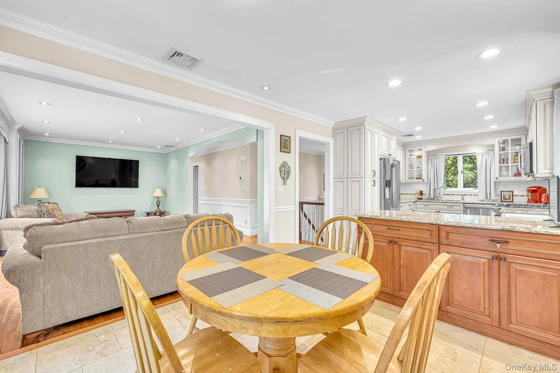 Photo of 6 Wyandanch Boulevard