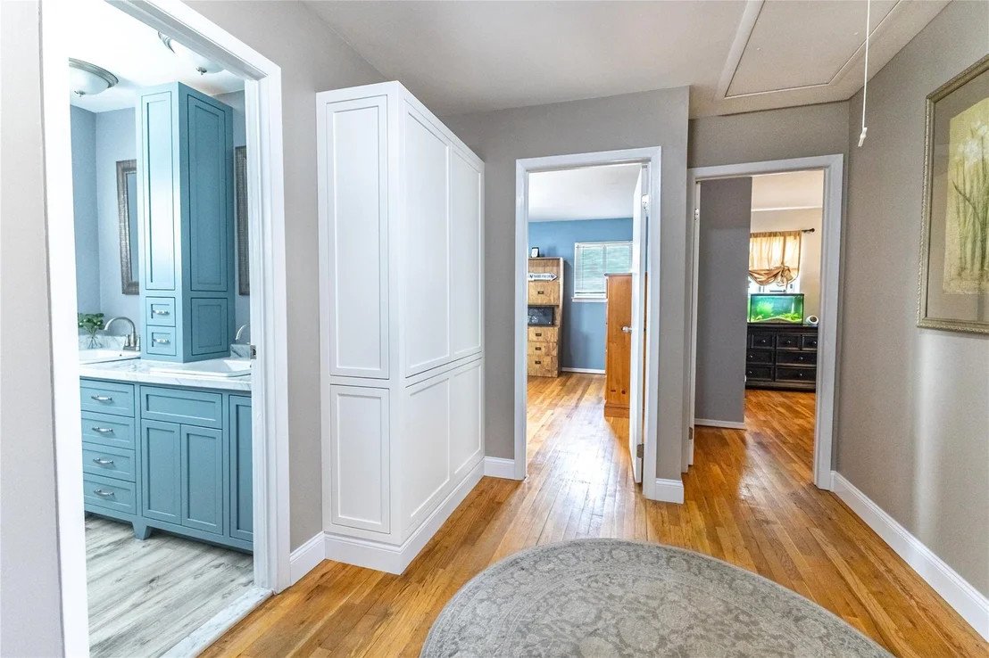 Photo of 120 Erlanger Boulevard