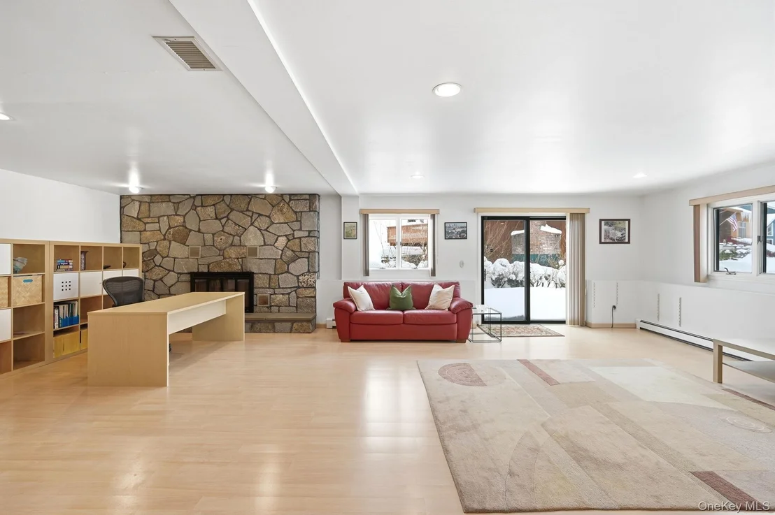 Photo of 10 Pine Brook Road