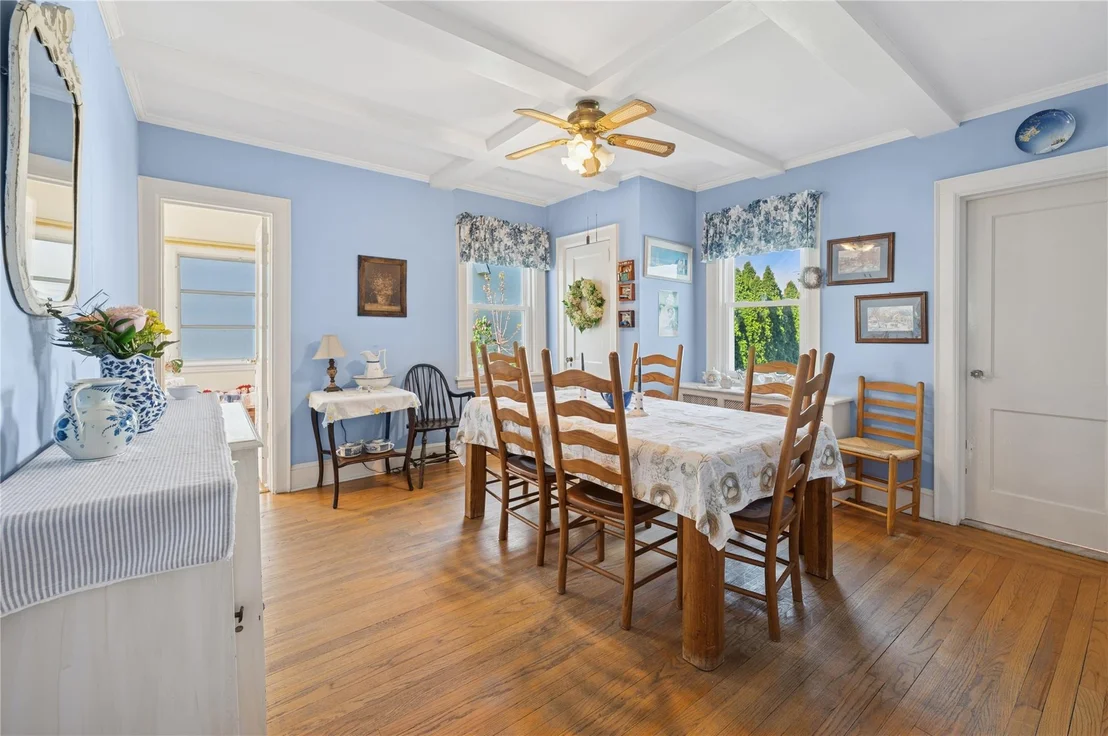 Photo of 219 Third Avenue