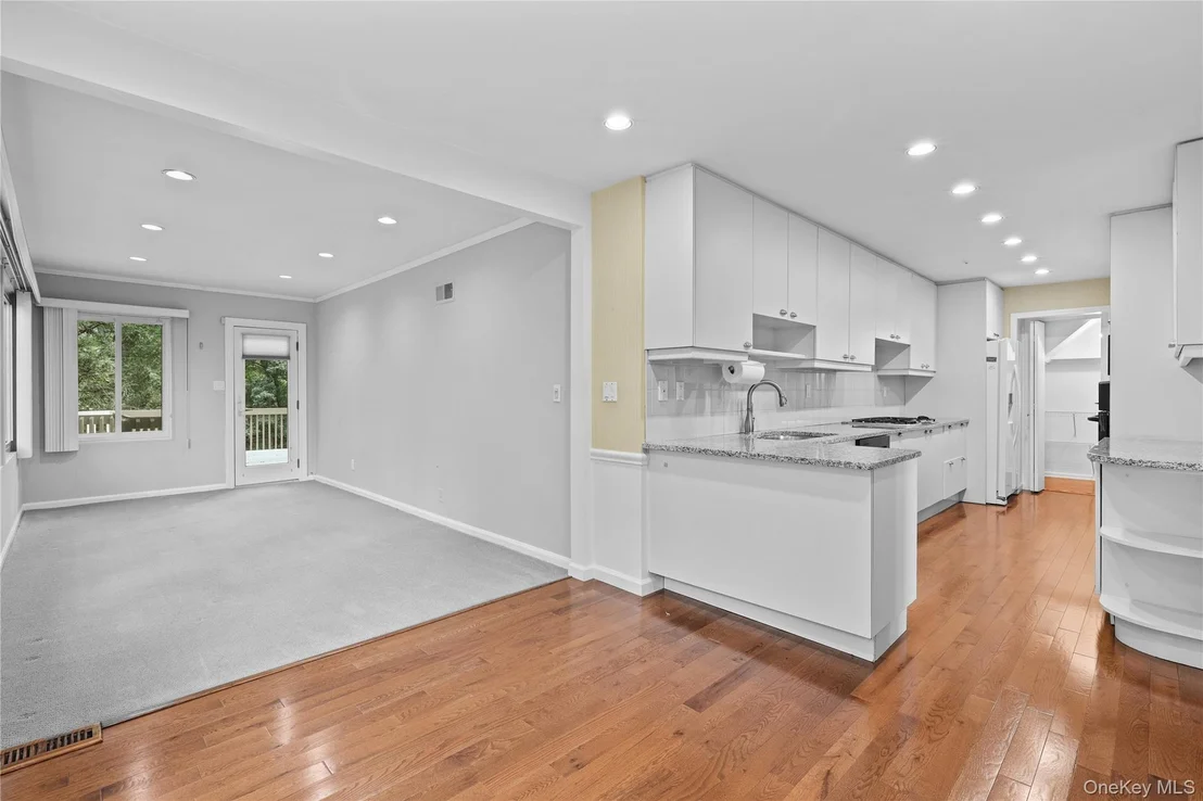 Photo of 21 Iroquois Trail