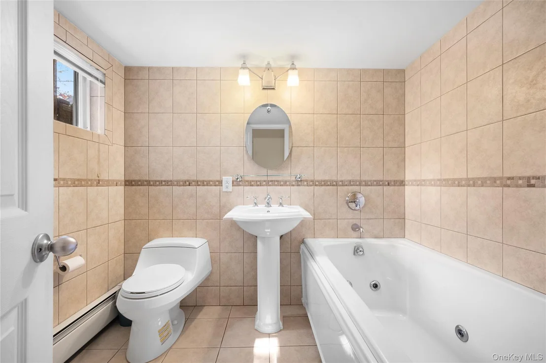 Photo of 150 Roxton Road