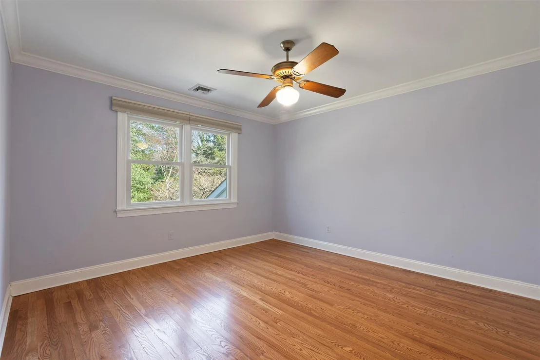 Photo of 7 Locust Avenue