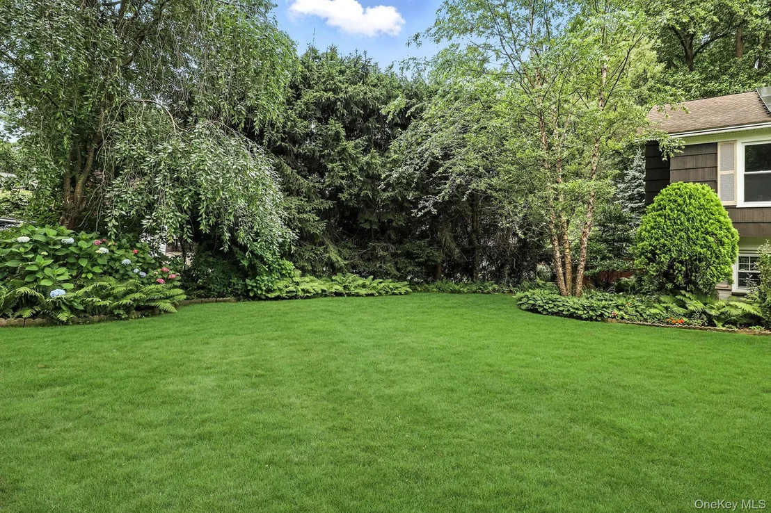 Photo of 14 Edgemont Circle