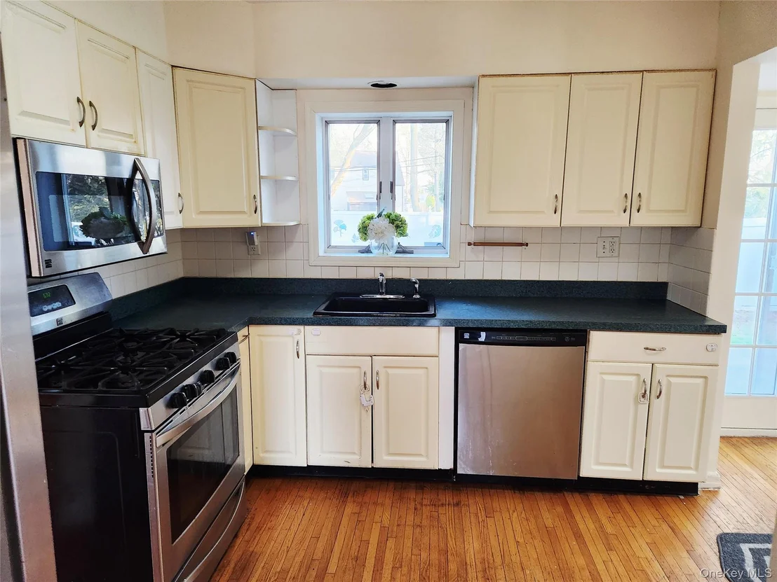Photo of 142 Morris Parkway