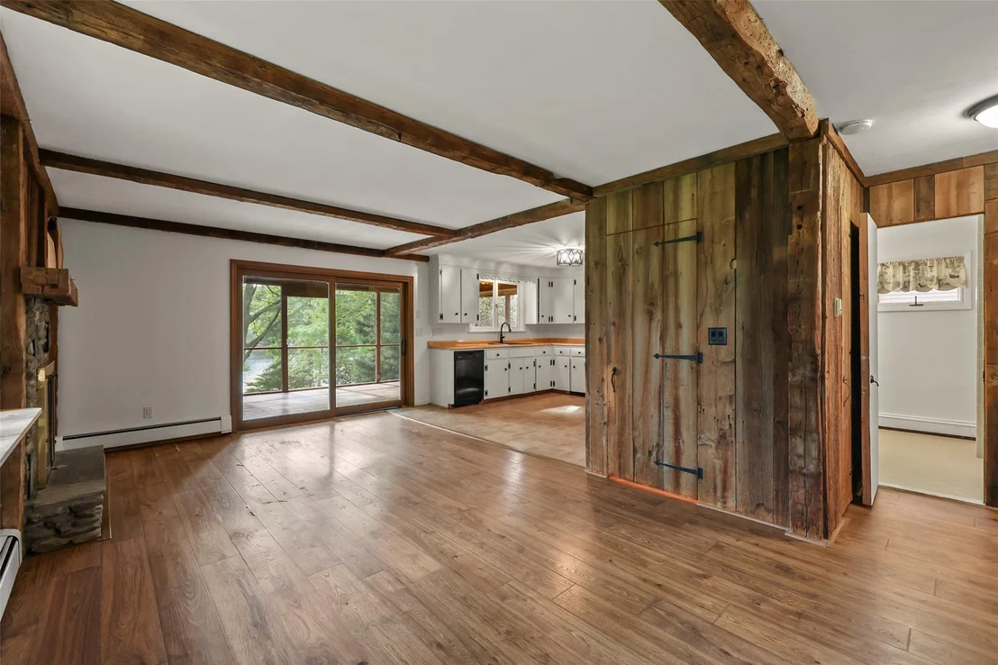 Photo of 1122 Lake View Road
