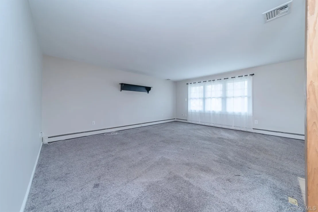 Photo of 37 Spaulding Lane