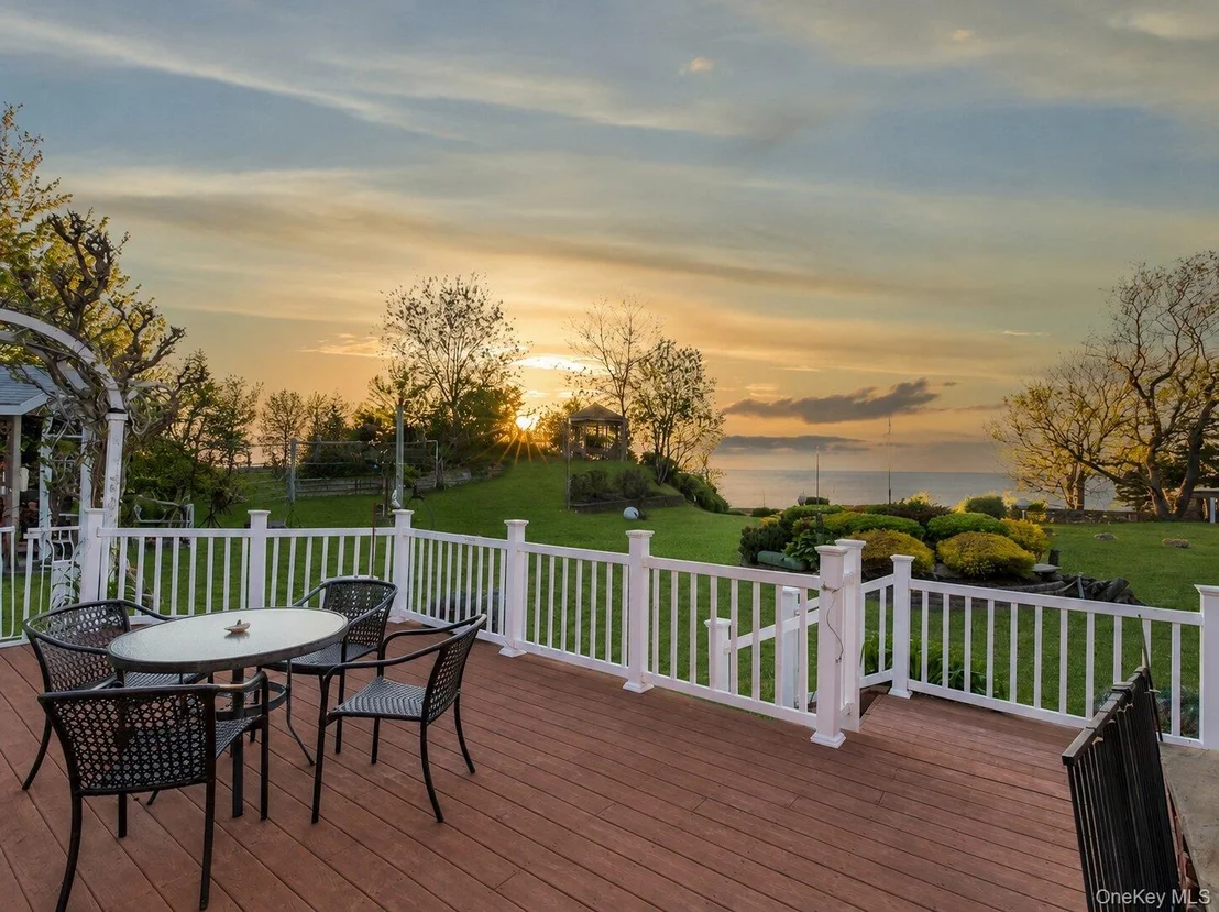 Photo of 995 Red Fox Road