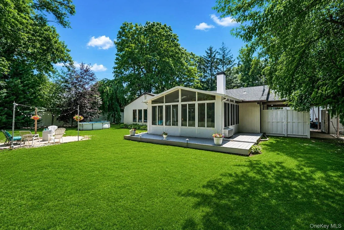 Photo of 1011 Old Town Road
