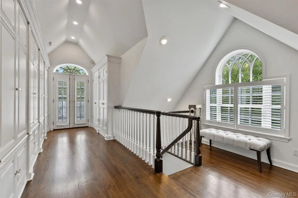 Photo of 8 Boxwood Lane