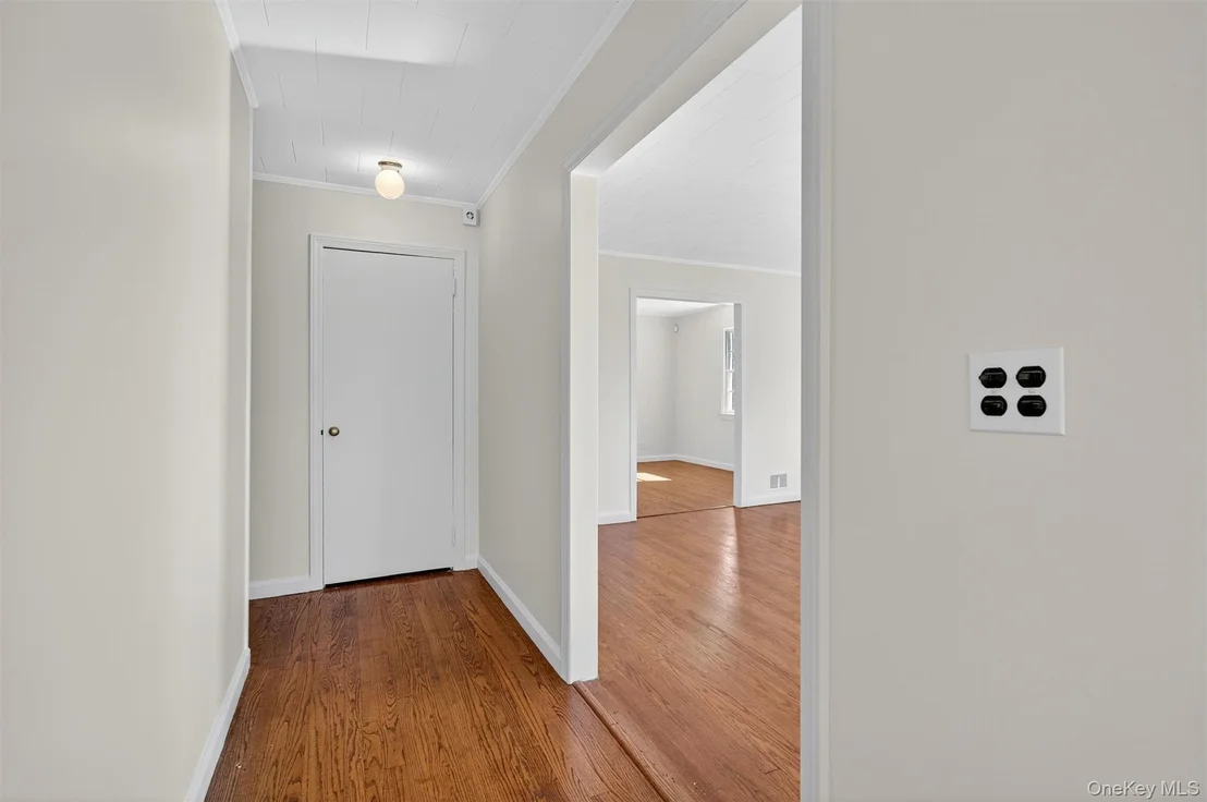 Photo of 12 Mid Oaks Drive