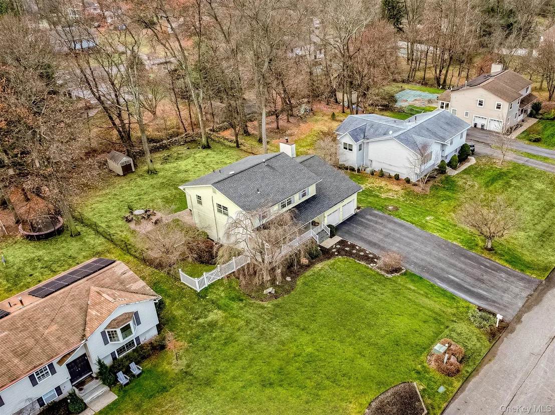 Photo of 18 Mountainview Avenue