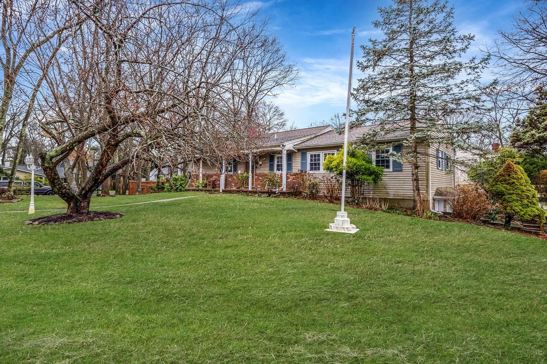Photo of 41 Winslow Lane