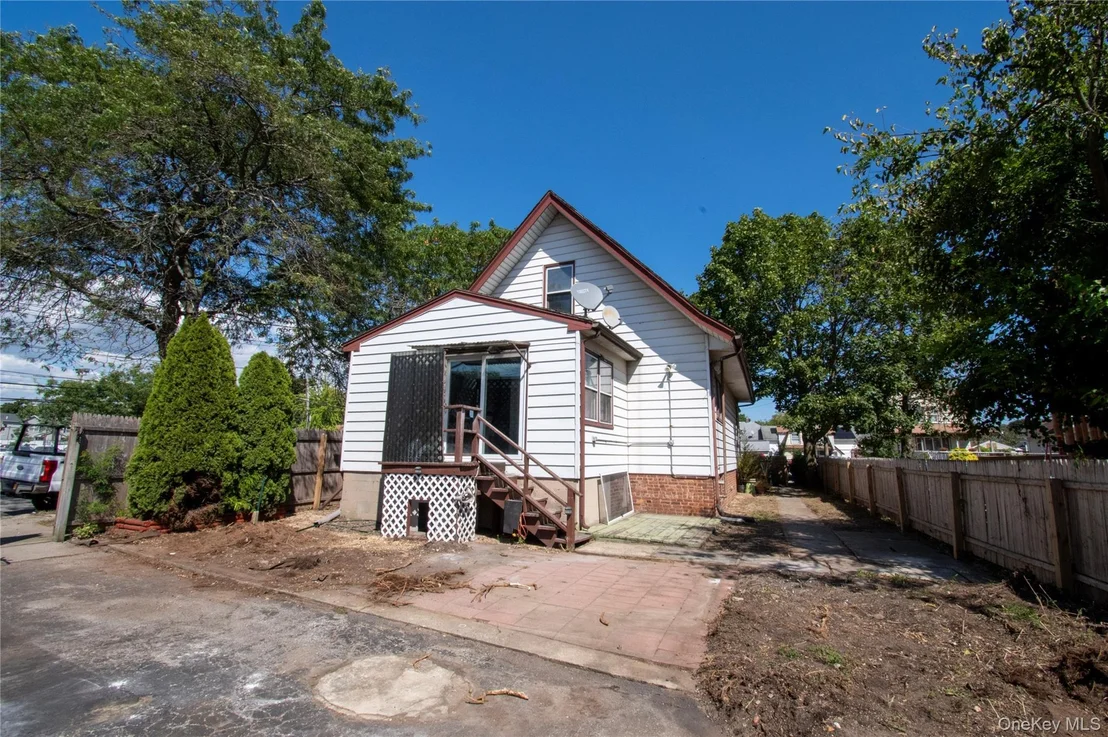 Photo of 2900 Yale Place