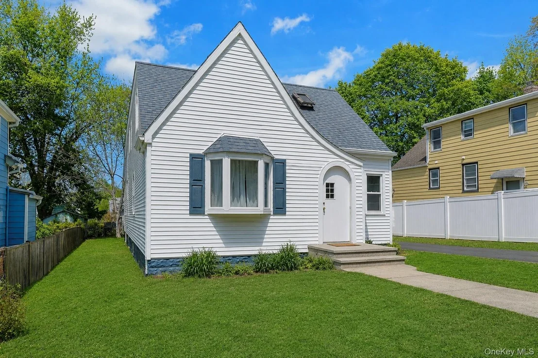 Photo of 6 Willow Avenue