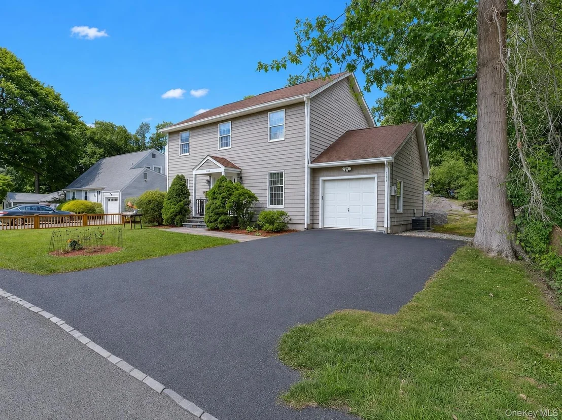 Photo of 105 Huntley Drive