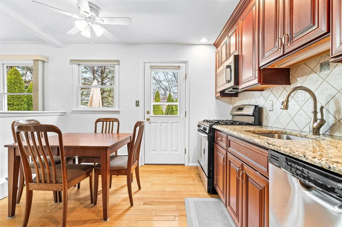 Photo of 18 Eakman Drive