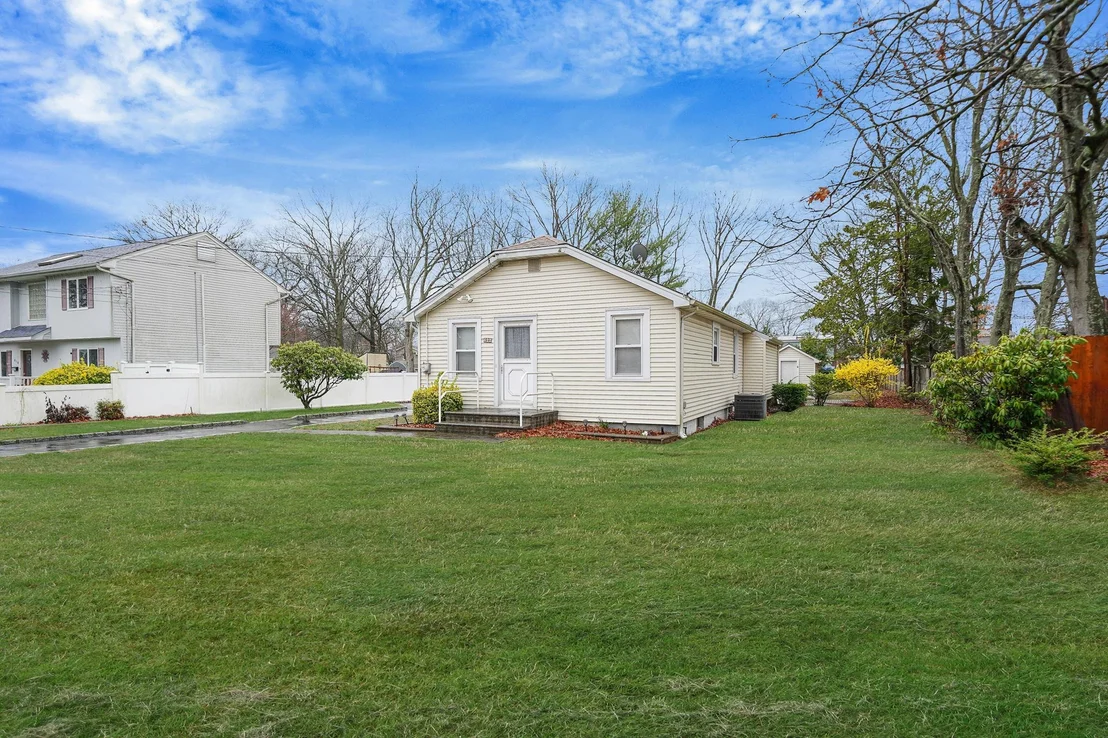 Photo of 622 Sandra Avenue