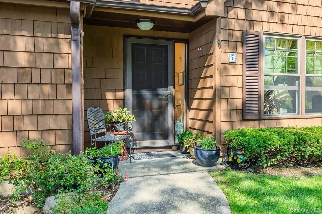 Photo of 7 Sutton Place