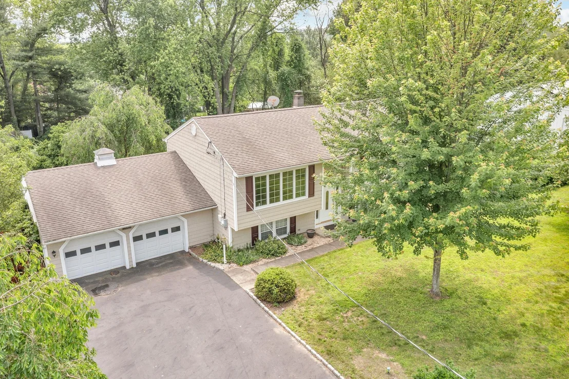 Photo of 42 Robin Drive