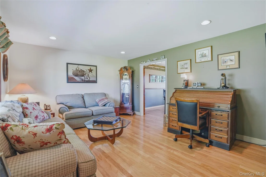 Photo of 36 River Glen Road