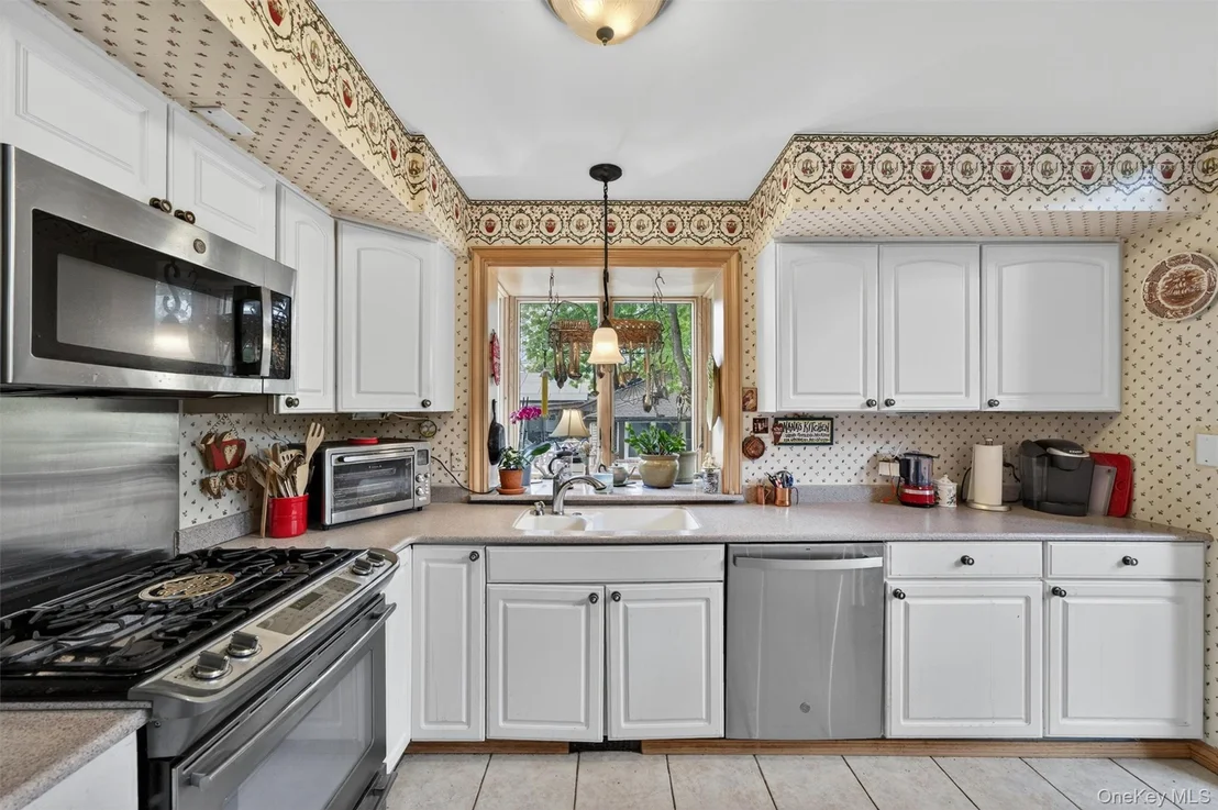 Photo of 48 Farries Avenue