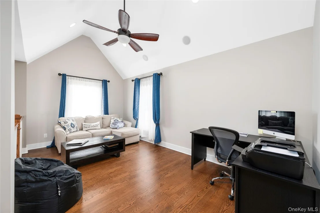Photo of 1016 Forest Glen