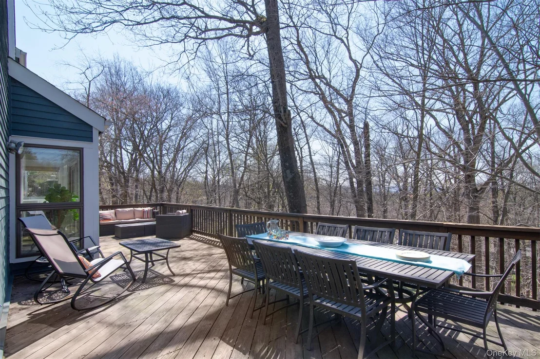 Photo of 153 Fieldpoint Drive