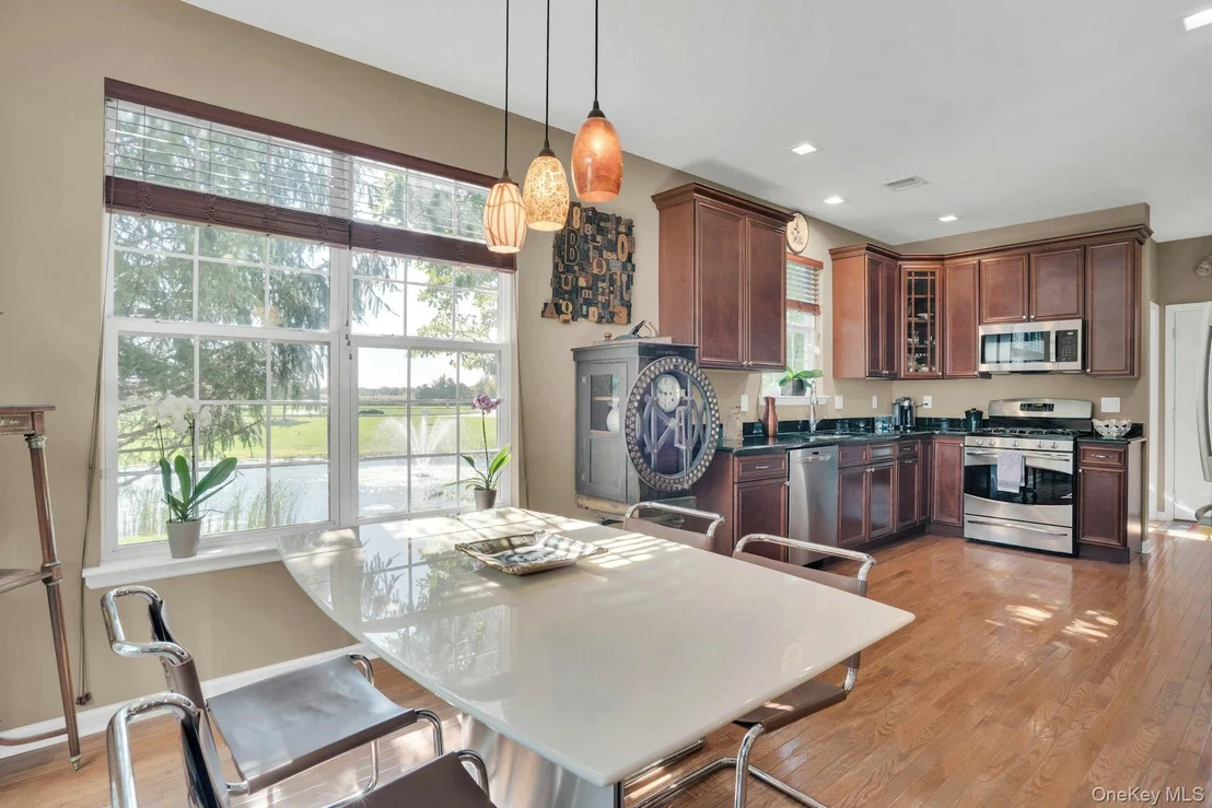 Photo of 420 Stonecrop Road