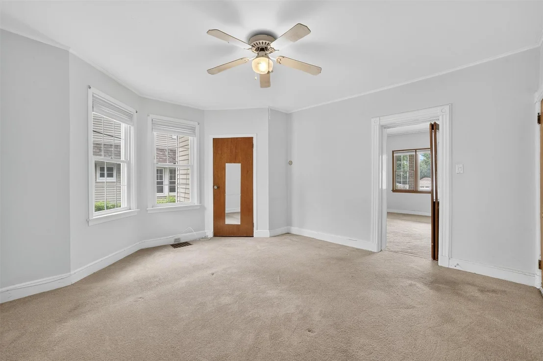 Photo of 31 Maple Avenue
