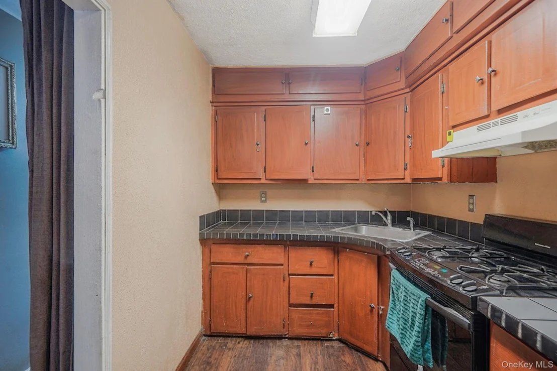 Photo of 85 Applegate Drive