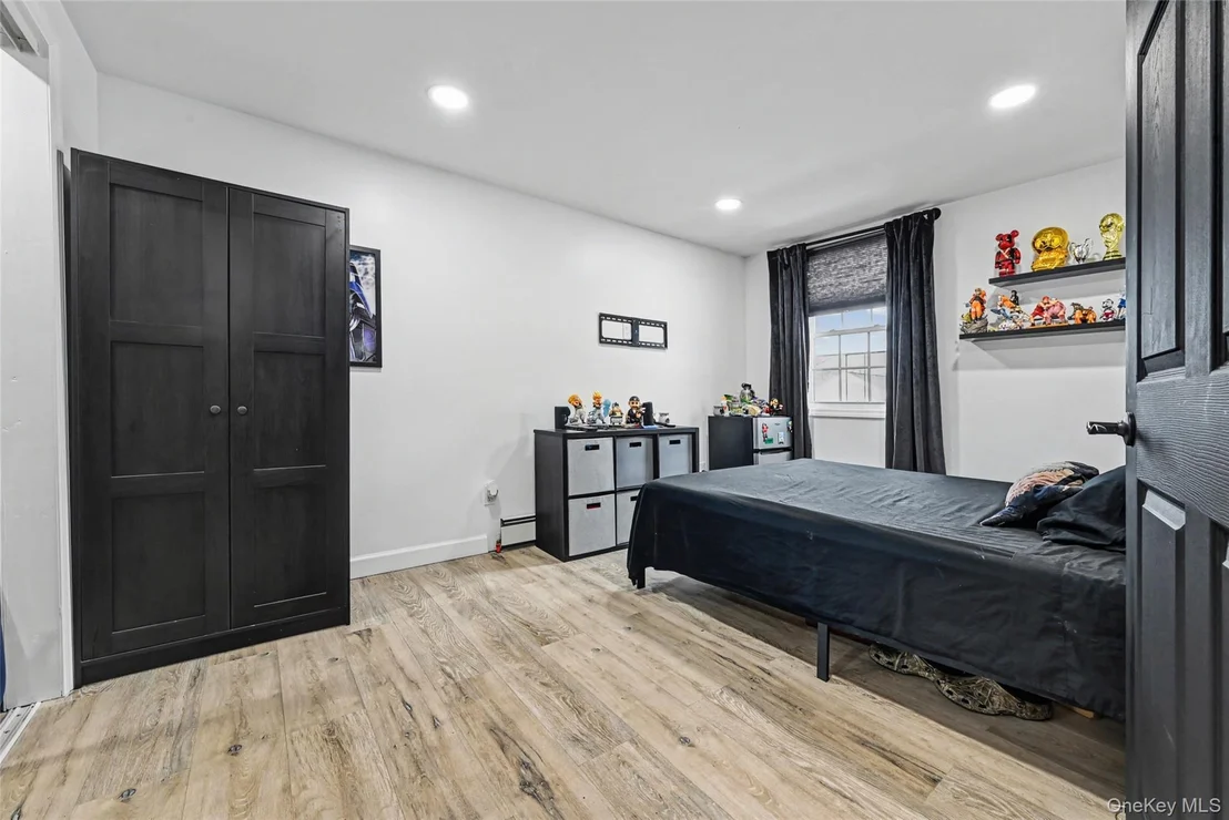 Photo of 327 Barton Avenue