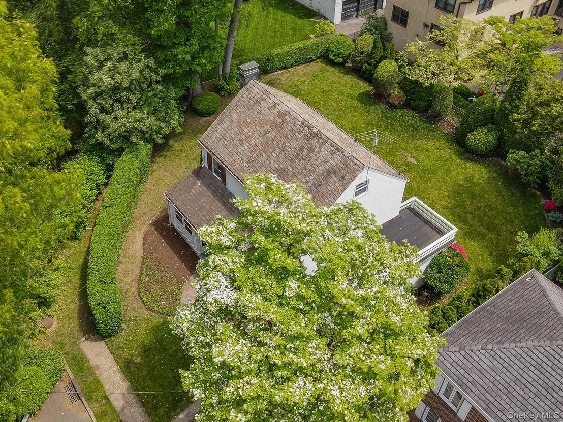 Photo of 395 Packman Avenue