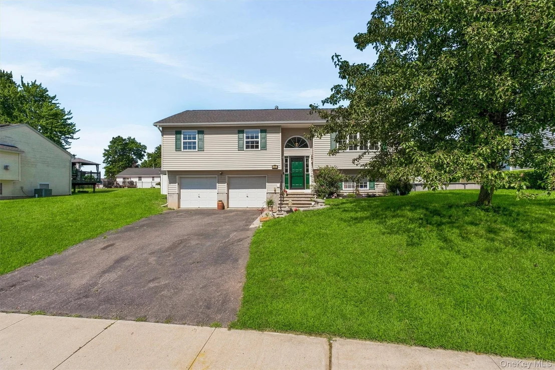 Photo of 17 Princeton Drive