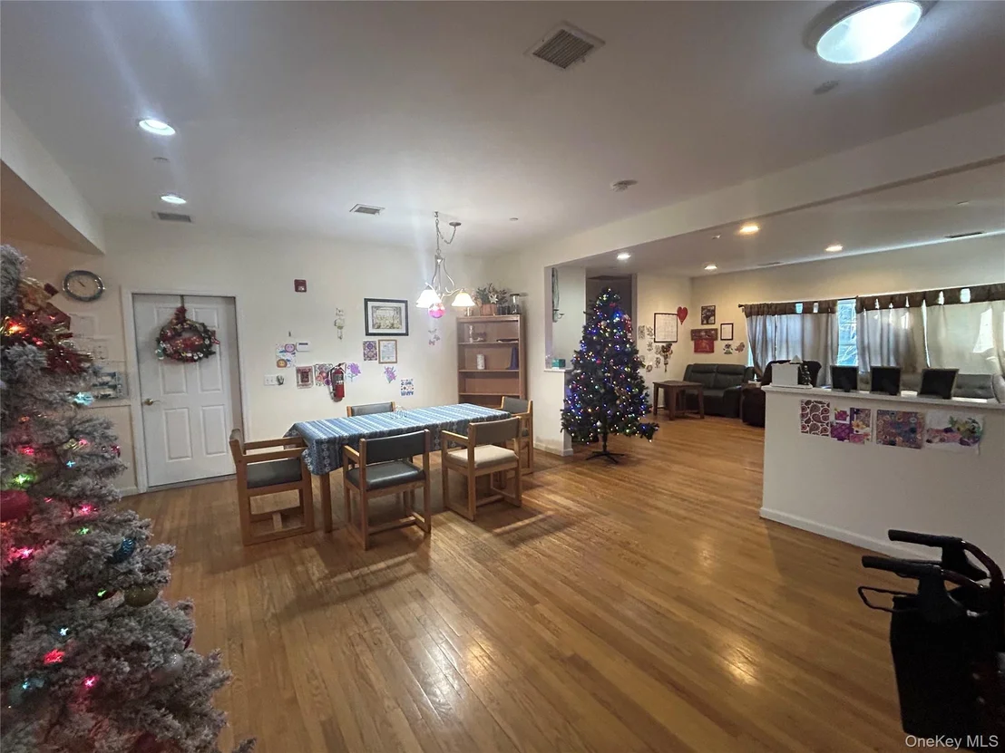 Photo of 180 Simpson Road