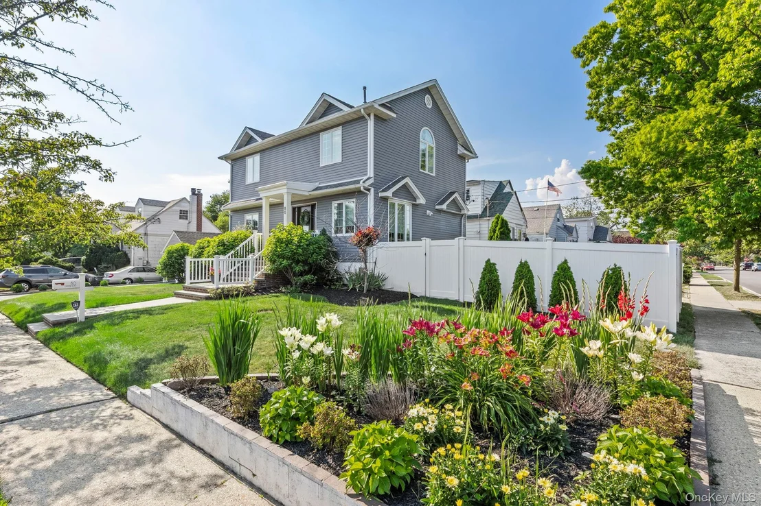 Photo of 80 Central Boulevard