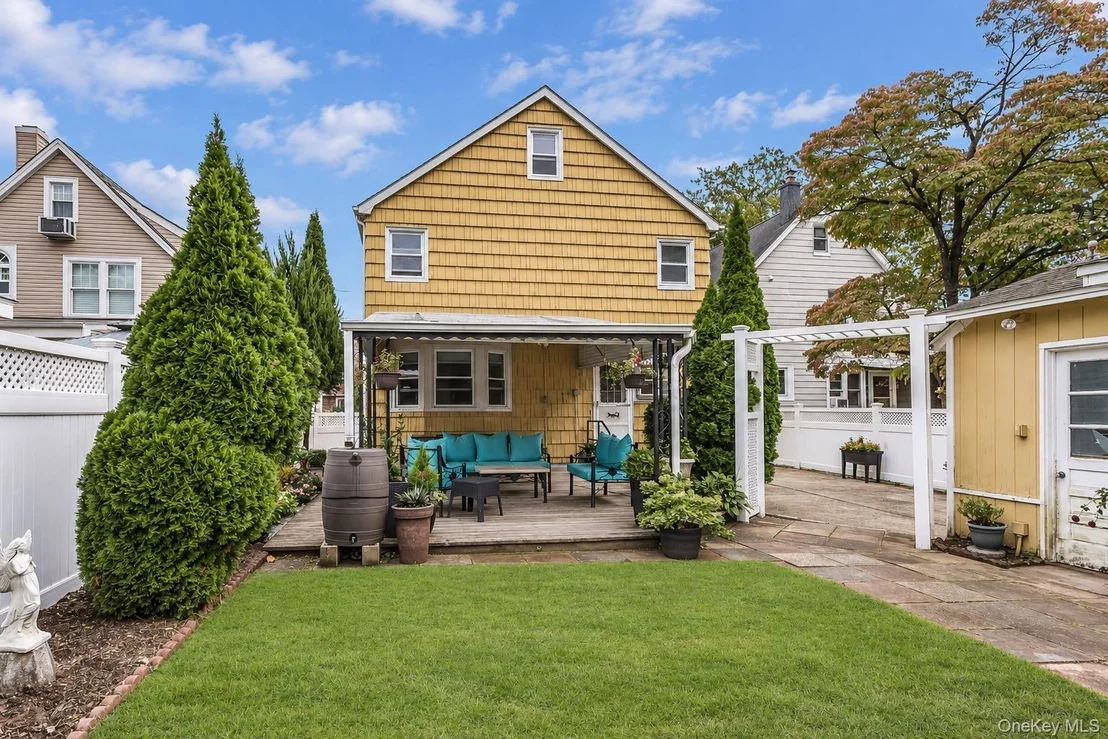 Photo of 44 Capitol Avenue