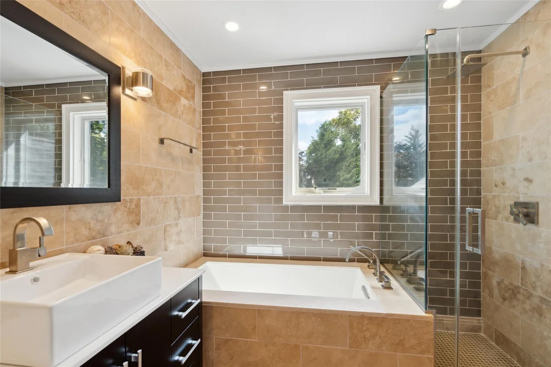 Photo of 2126 Cayuga Drive