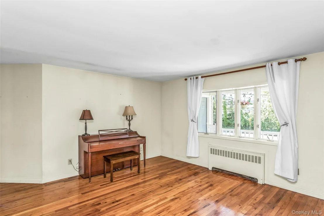 Photo of 735 Muncey Road