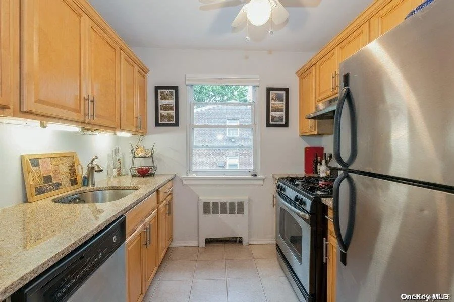 Photo of Unit LOWER at 78-27A Cloverdale Boulevard