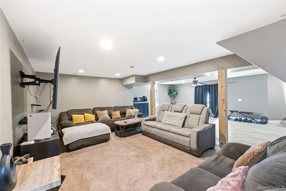 Photo of 8 Cedardale Loop